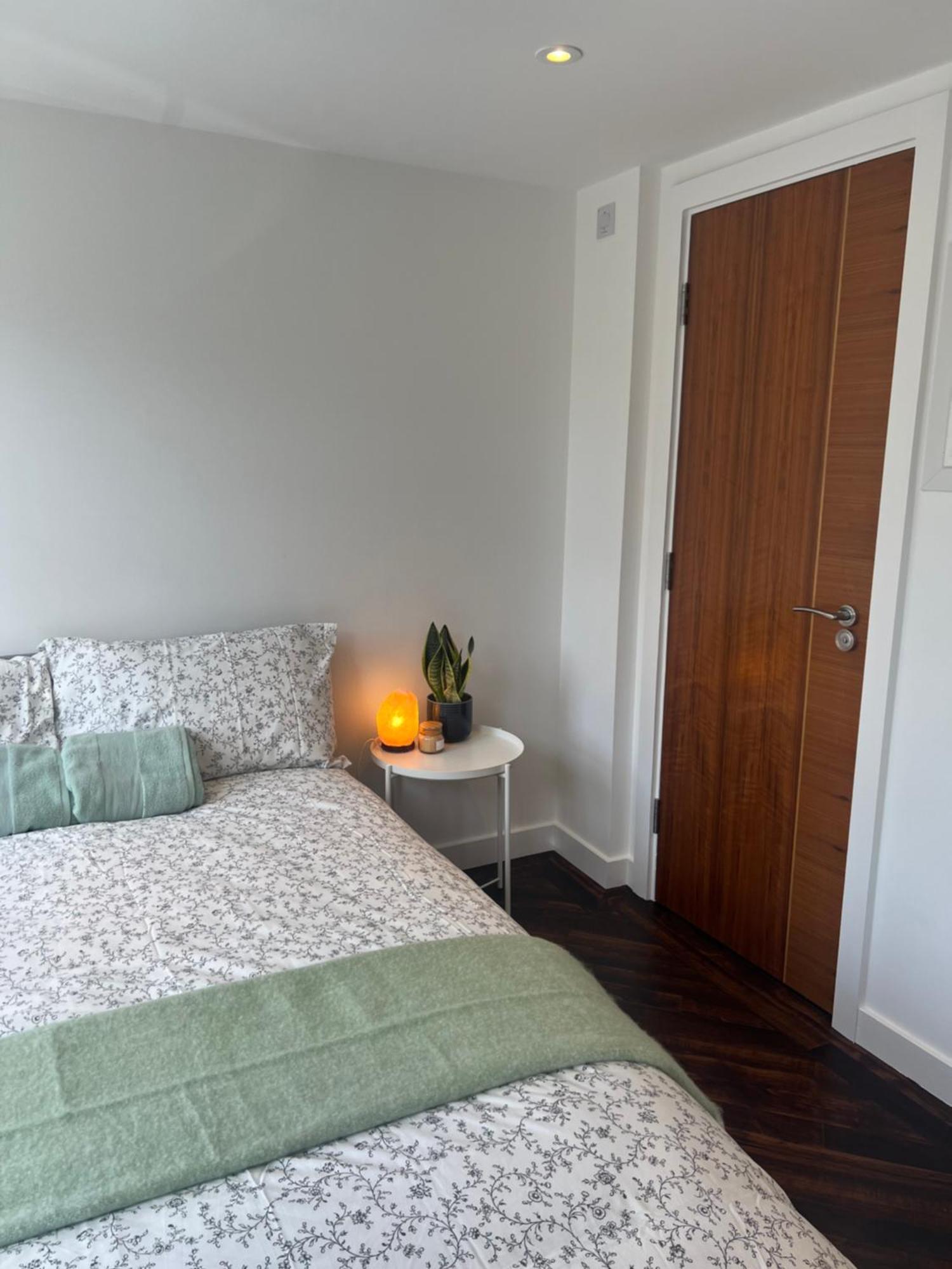 Spacious Battersea Rooms And Apartments Londres Exterior foto